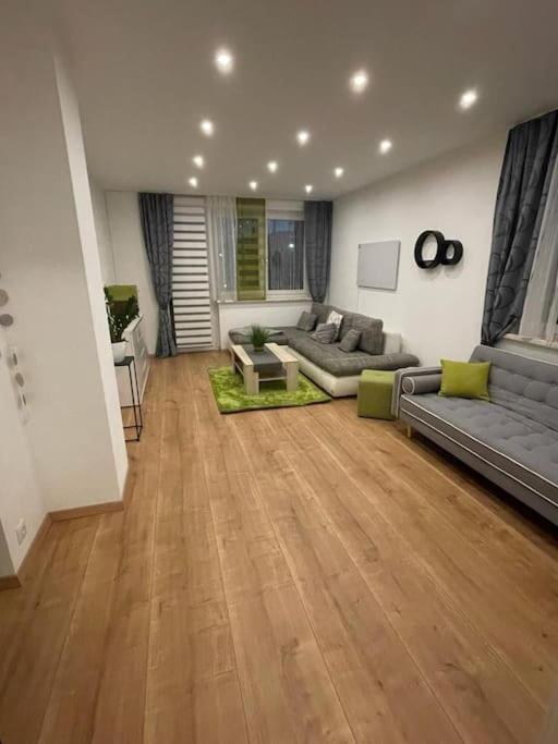 Rr-Rooms Ferienwohnung 尤登堡 外观 照片